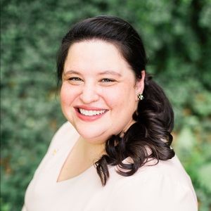 Meet your Posher, Caitlin